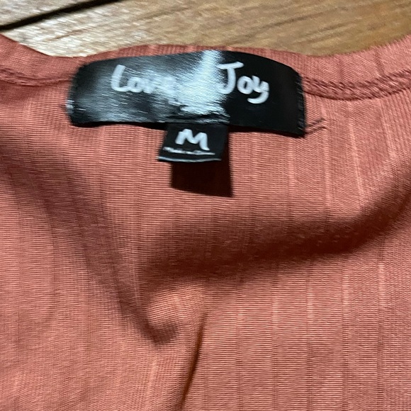 Love joy brand size medium top - Picture 2 of 2